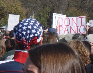 Illustration for article titled Is Doctor Horrible rallying for sanity or fear? (Updated)